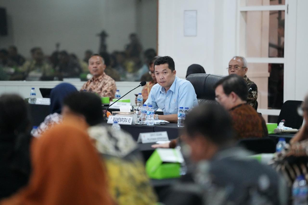Wamenpora Pimpin Rakor 58 K/L Bahas Perubahan Perpres Pelayanan Kepemudaan 1 4808pimpin rakor lintas k l terkait perubahan perpres 43 2022 wamenpora taufik pemuda pegang peran strategis pembangunan bangsa