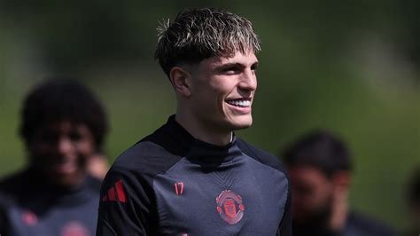 Alejandro Garnacho Beri Sinyal Masa Depan di Manchester United Usai Kekalahan dari Tottenham 1 pul 183