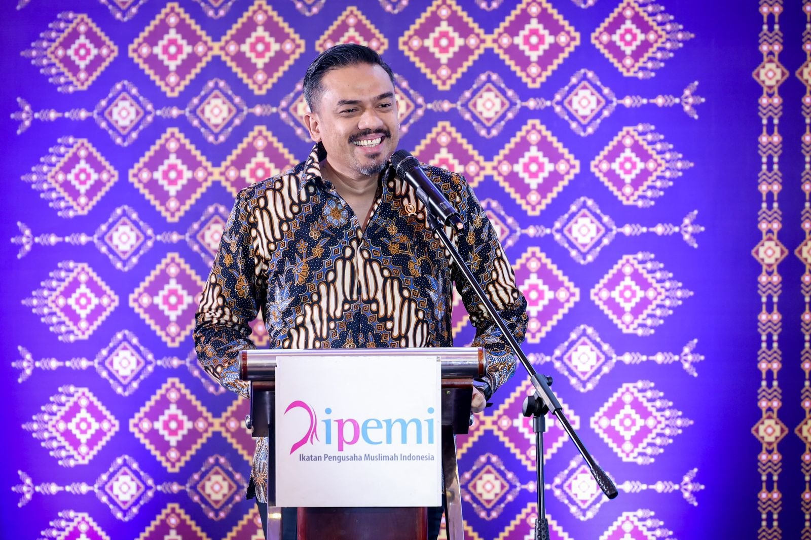 Menteri UMKM Tekankan Peran Penting Perempuan dalam Pengembangan UMKM 2 pul 36