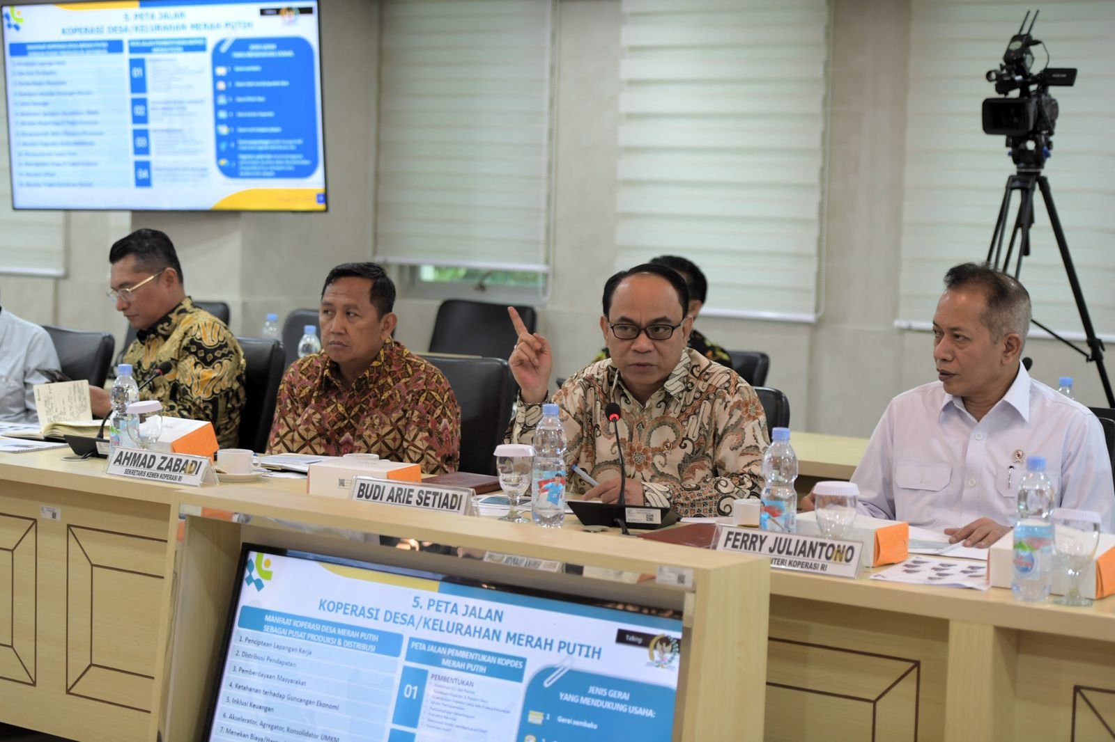Kemenkop Pastikan Mitigasi Risiko Guna Menghadapi Tantangan dari Pembentukan Koperasi Desa/Kelurahan Merah Putih 1 pul 65