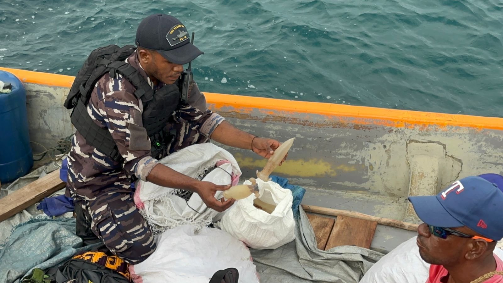 Lantamal X Jayapura Gagalkan Penyelundupan di Perairan RI-PNG, Tegaskan Komitmen Penegakan Hukum Laut 1 pul 175