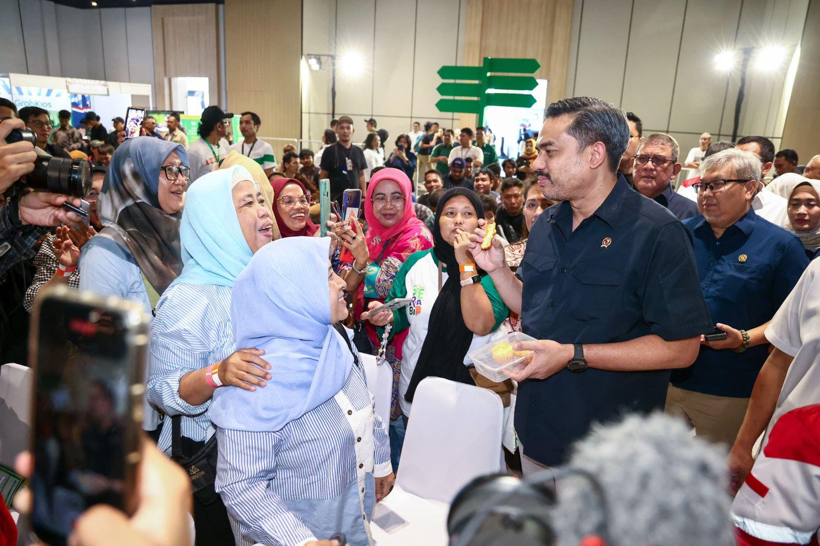 Kementerian UMKM Perkuat Ekosistem Digital antara Aplikator, Ojek Online, dan Merchant 2 pul 233