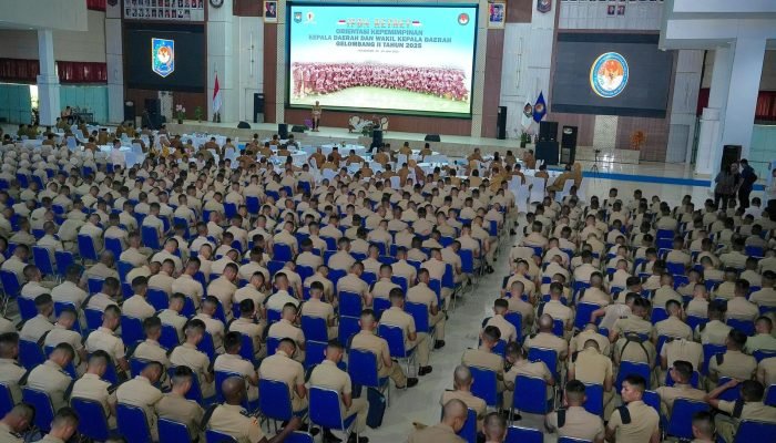Menkop Budi Arie Ajak Kepala Daerah Fokus Tingkatkan Ekonomi Rakyat Lewat Kopdes/Kel Merah Putih 2 pul 360