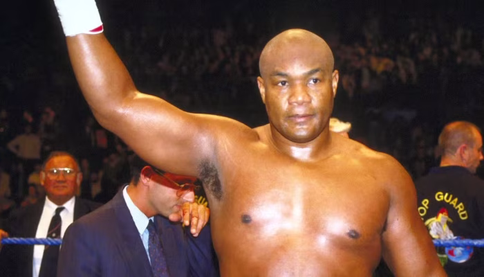 Mike Tyson Sebut George Foreman Petinju Kelas Berat Terkuat Sepanjang Masa 1 pul 50
