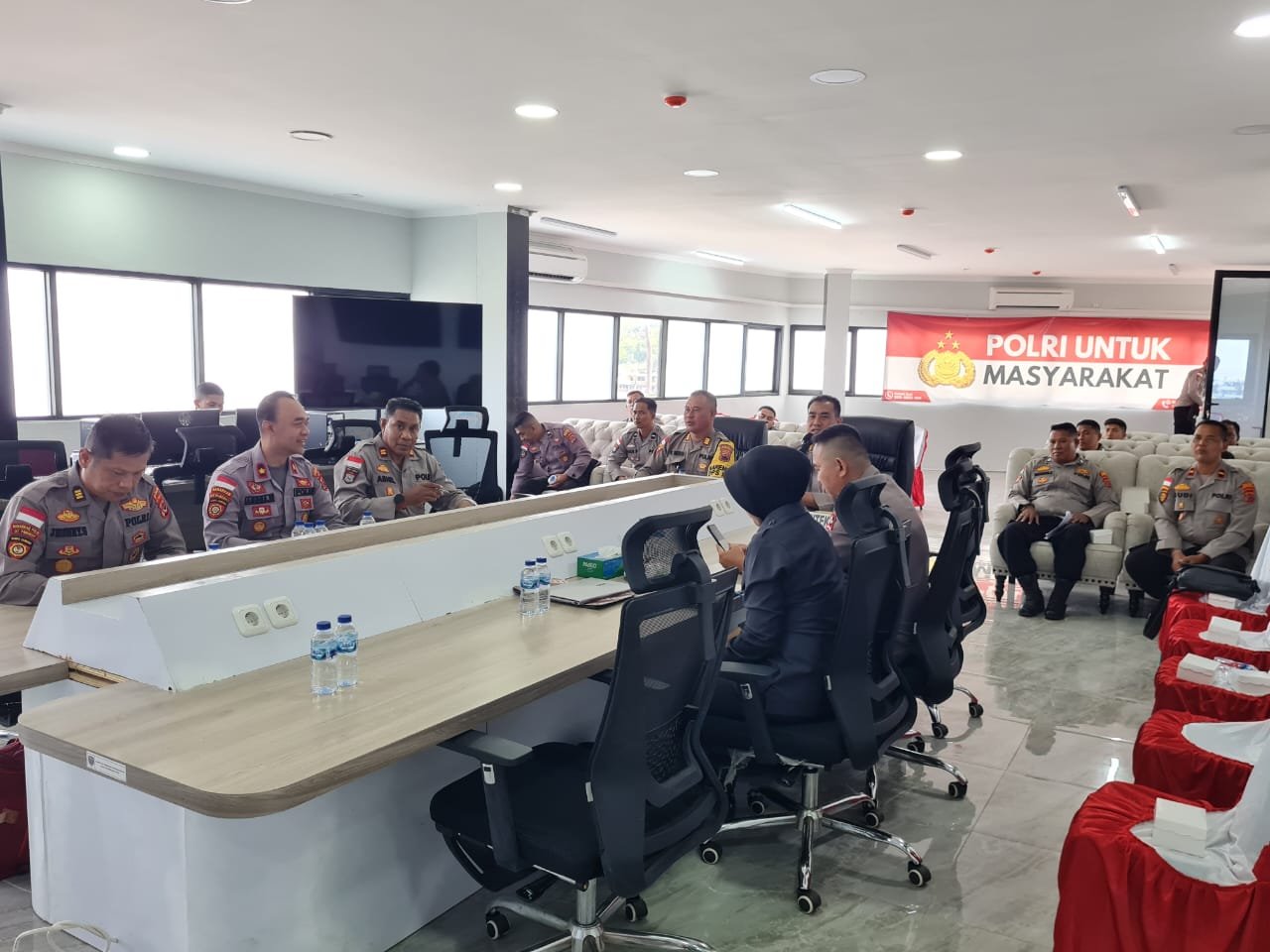 Tim Bintek Polri Evaluasi dan Perkuat Pamwisata Polres Manggarai Barat 4 pul 155