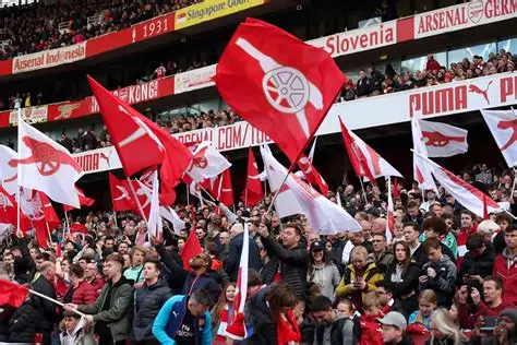 Fans Arsenal Ramai-Ramai Tolak Rencana Klub Rekrut Noni Madueke 1 pul 17