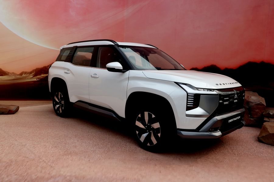 Mitsubishi Motors Gelar Peluncuran Perdana All-New Destinator di Indonesia Sebuah SUV Tiga Baris yang Nyaman untuk Semua Penumpang 2 pul 175