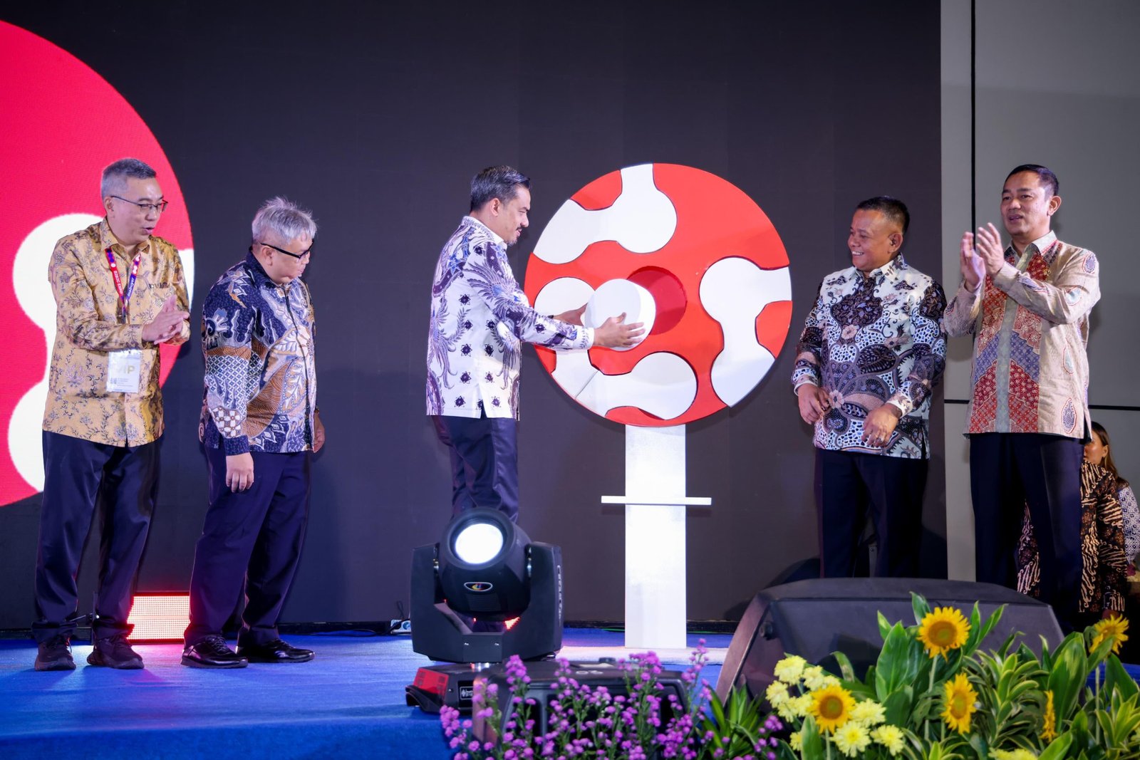 INABUYER B2B2G EXPO 2025 Diresmikan, Dorong UMKM Jadi Pemain Utama Rantai Pasok Nasional 4 pul 261 scaled