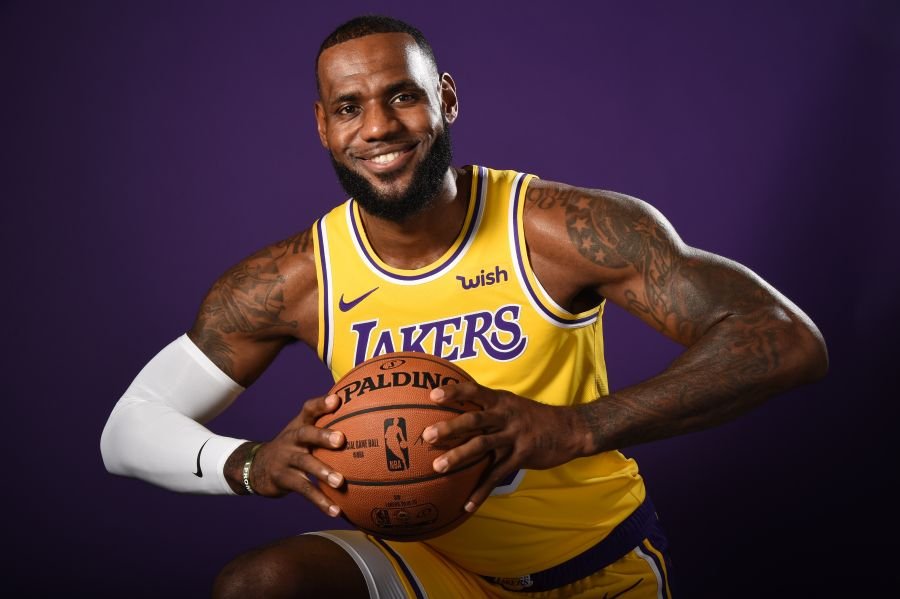 Michael Jordan Tak Masuk Daftar 10 Pemain Paling Cerdas dalam Sejarah NBA Versi ChatGPT 9 pul 303