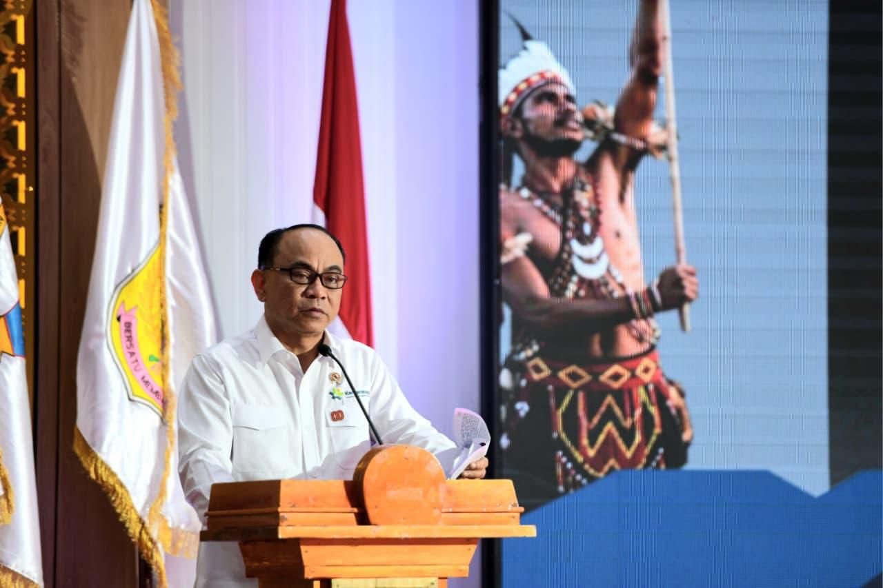 Serahkan SK Badan Hukum Kopdes Merah Putih di Papua Tengah, Menkop: Kita Isi Dengan Kejujuran, Gotong Royong, dan Gagasan Segar 1 pul 128
