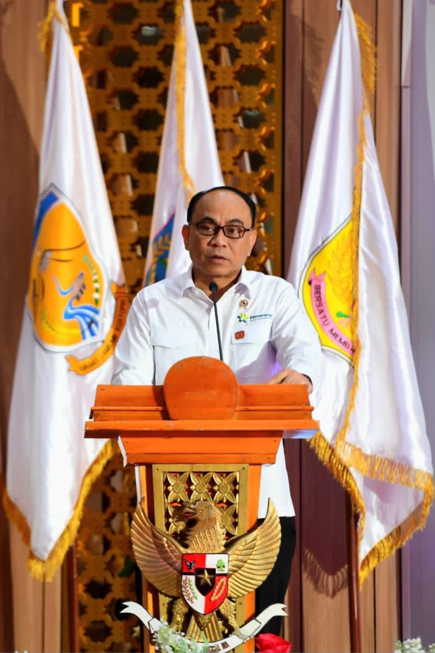 Serahkan SK Badan Hukum Kopdes Merah Putih di Papua Tengah, Menkop: Kita Isi Dengan Kejujuran, Gotong Royong, dan Gagasan Segar 3 pul 130