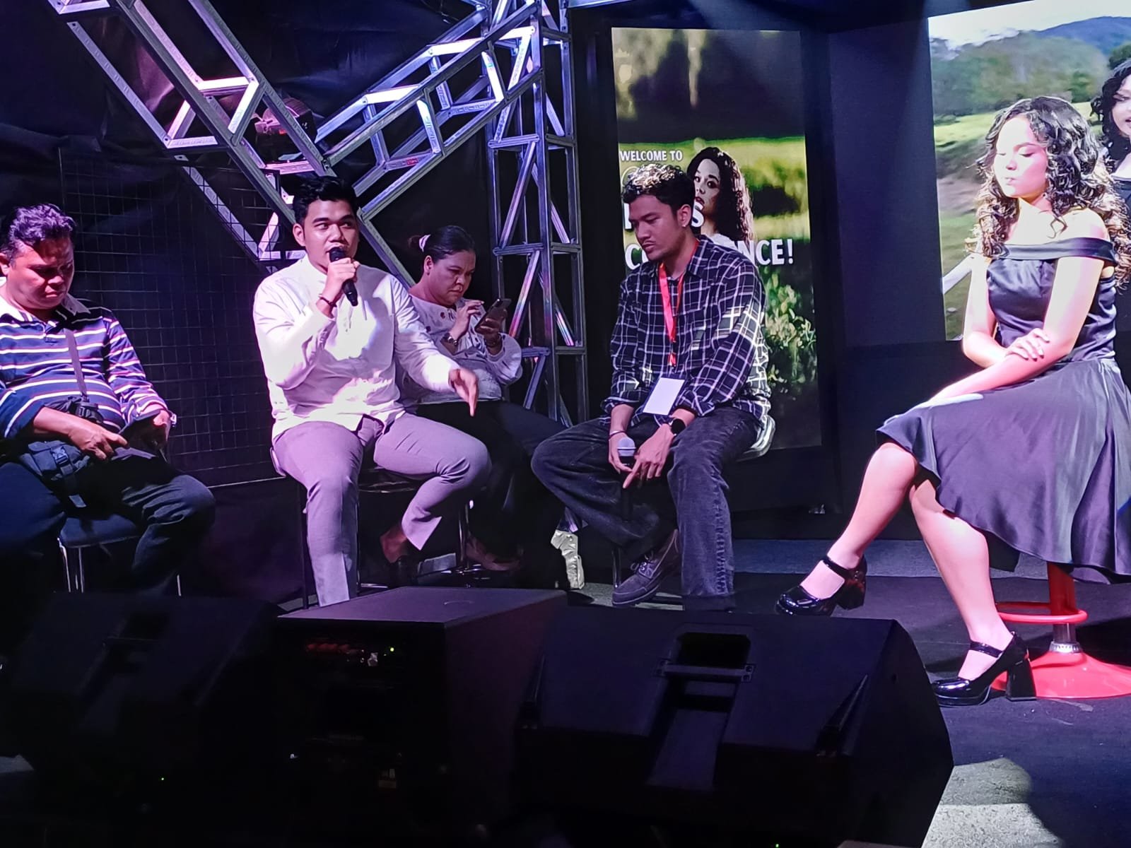Romaria Comeback Lewat Single 'Ujung Jalan' Tampilkan Sisi Dewasa Setelah Lama Vakum 1 pul 273