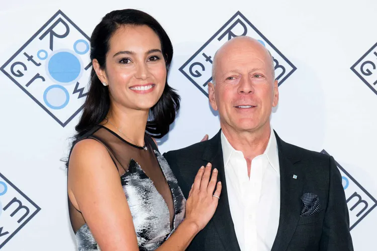 Emma Heming Willis Bicara Soal Perawatan Bruce Willis yang Idap Demensia 1 pul 84