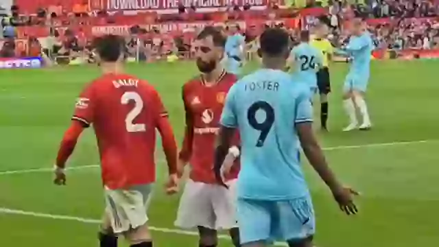 Manchester United vs Burnley: Selebrasi Bruno Fernandes & Dalot Jadi Sorotan Netizen 1 pul 89