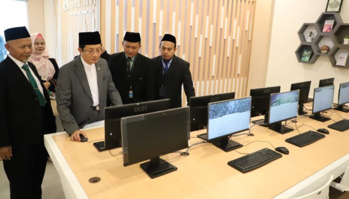 Menteri Agama Resmikan Auditorium dan Perpustakaan Digital PPWS Ngabar 1 1757860336