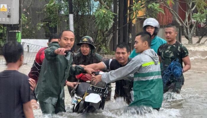 TNI Bergerak Cepat Evakuasi Korban Banjir di Denpasar, Kodam IX/Udayana Kerahkan Ratusan Prajurit 1 IMG 20250911 WA0135