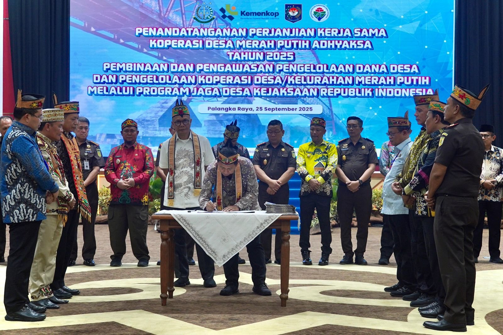 Ferry Juliantono Pastikan Pengawasan Internal-Eksternal untuk Perkuat Tata Kelola Kopdes Merah Putih 2 pul 183