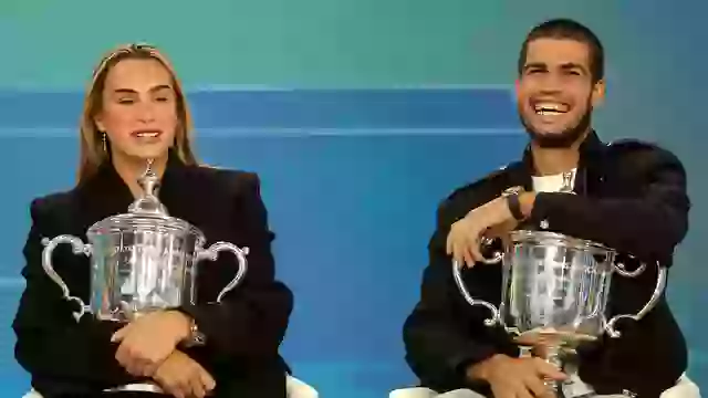 Aryna Sabalenka Salah Sebut Nama, Langsung Minta Maaf ke Carlos Alcaraz di Tayangan Siaran Langsung 1 pul 35