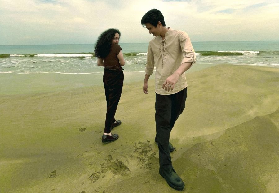 Unit Duo Indie, HANNYA Rilis Video Klip Single Debut 'Pesisir Hati' 2 pul 64