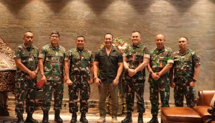 Silaturahmi Strategis: Pangkormar Sambangi Jenderal (Purn) Andika Perkasa Jelang HUT ke-80 TNI 2 IMG 20251001 WA0146