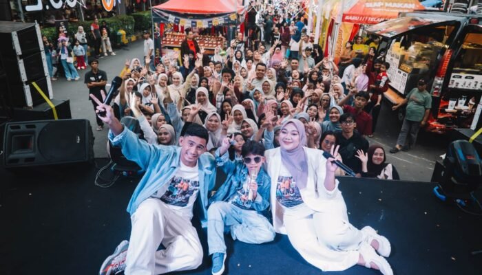 “Air Mata di Ujung Sajadah 2” Hangatkan Jawa Barat, Penonton Tenggelam dalam Kisah Cinta Seorang Ibu 3 IMG 20251022 WA0016