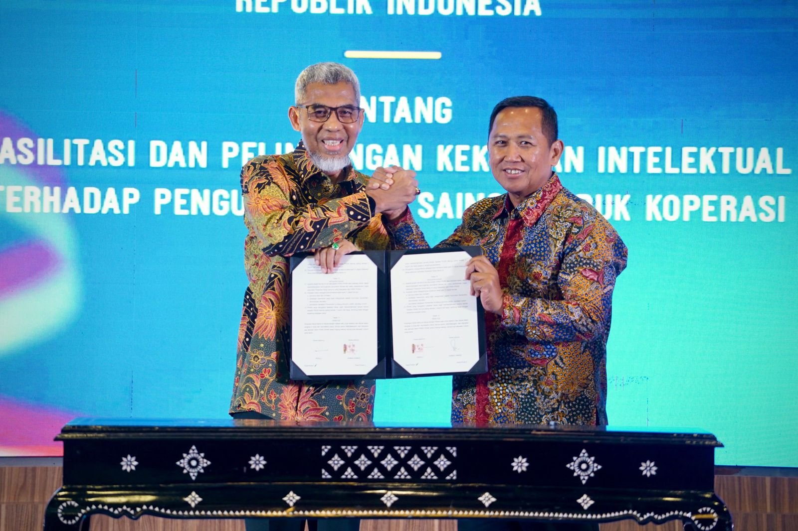 Kemenkop dan Kemenkum Bersinergi Perkuat Perlindungan Hukum Produk Koperasi Secara Kolektif 1 pul 112