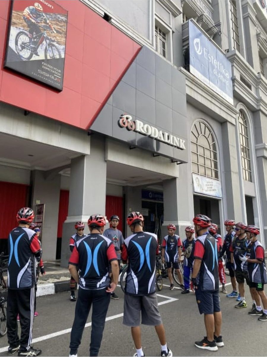 Komunitas Plago 45+ dan Rodalink Gelar Gowes Sehat Dukung Kampanye #IndonesiaBisa 2 pul 193
