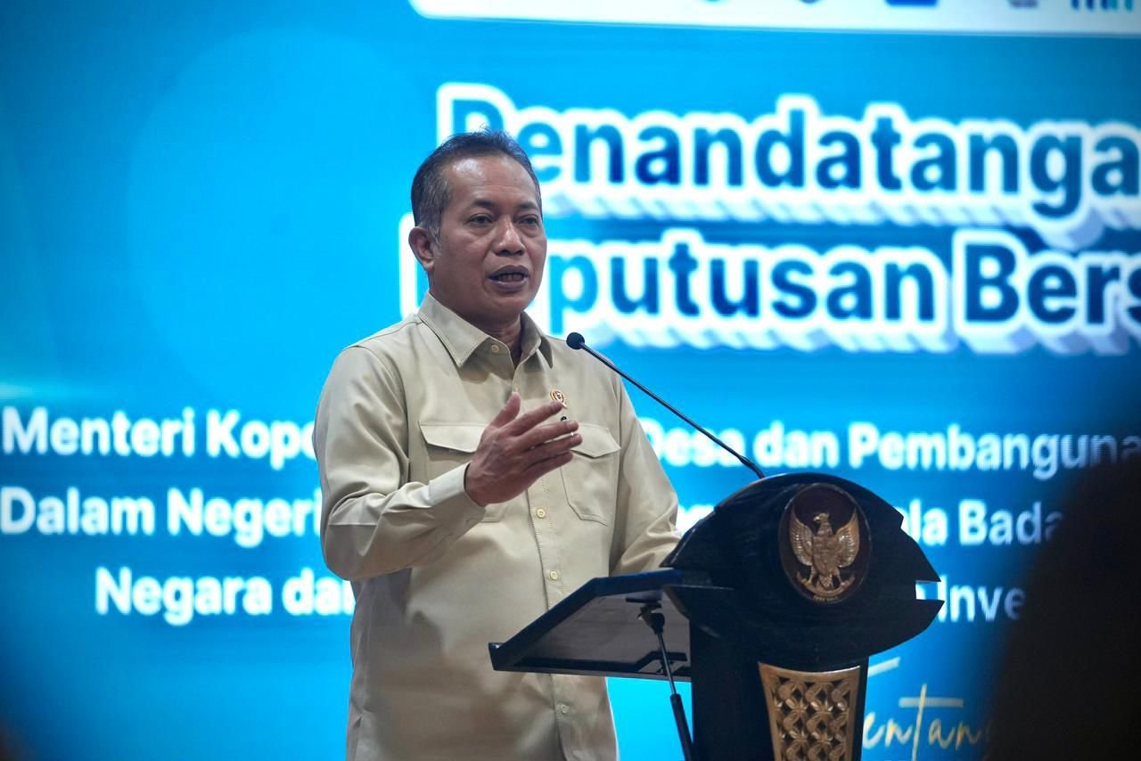 Ferry Juliantono Teken SKB Untuk Percepat Pembangunan Gerai dan Gudang Kopdes/ Kel Merah Putih 1 pul 53