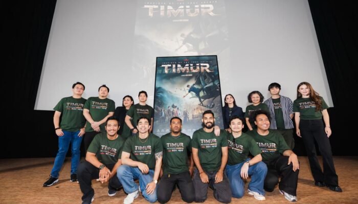 Iko Uwais Resmi Debut Jadi Sutradara, Film Timur Siap Guncang Layar Lebar! 2 IMG 20251106 WA0038