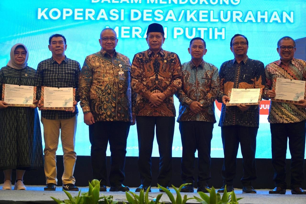 Ferry Juliantono Siapkan Embrio Hub Kopdes Merah Putih Sebagai Pusat Konsolidasi dan Interkoneksi 2 IMG 20251120 WA0075