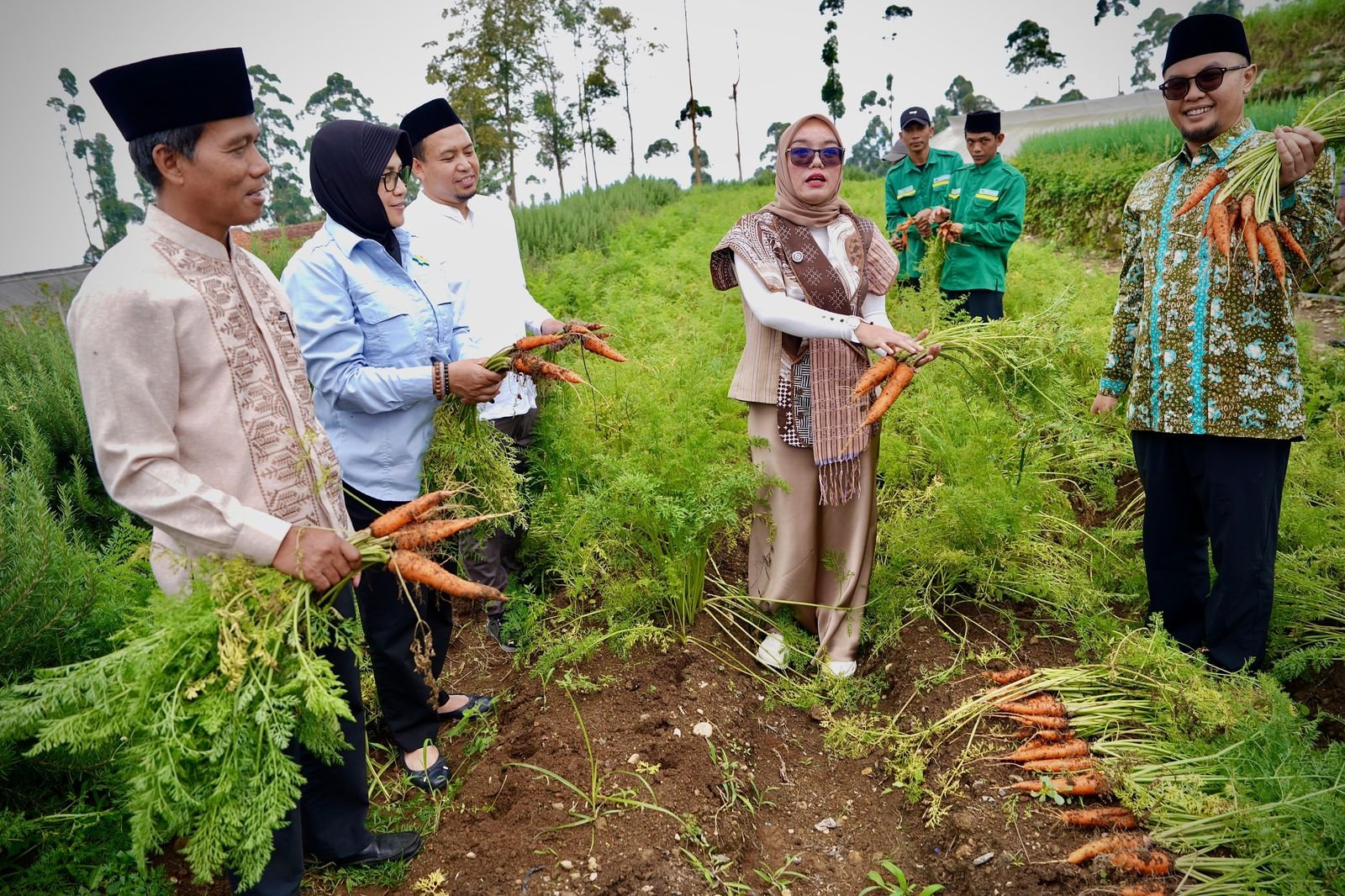 Wamenkop Perkuat Peran Pesantren Sebagai Pilar Penting Pengembangan Koperasi 3 pul 18