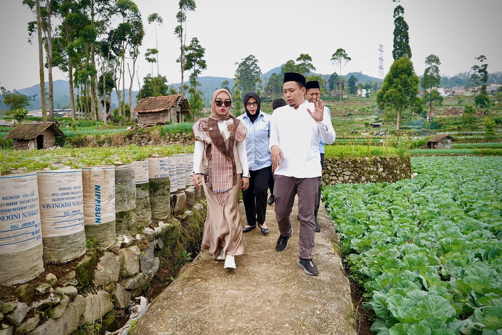 Wamenkop Perkuat Peran Pesantren Sebagai Pilar Penting Pengembangan Koperasi 4 pul 19