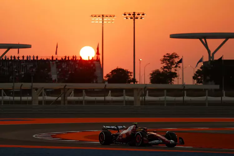 Usai Kualifikasi Sprint F1 Qatar 2025 Lewis Hamilton Ekspresikan Kekesalan Lewat Radio 1 resize 1 2