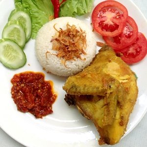 Empal Goreng–Semur Jengkol, Menu Primadona Nasi Uduk Mpok Ita 3 IMG 20251201 WA0052
