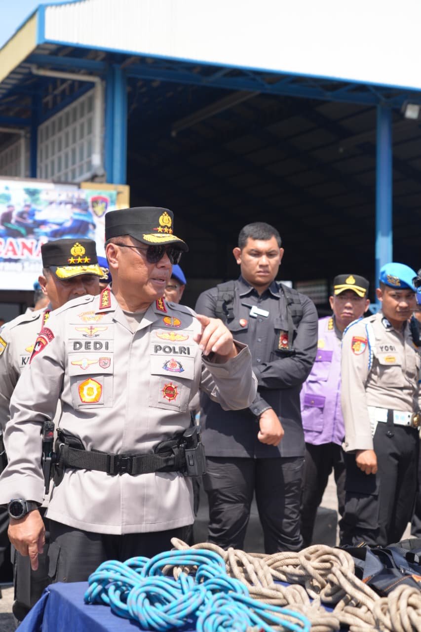 Percepat Penanganan Bencana di Aceh, Sumut, dan Sumbar, Polri Terjunkan 497 Personel Gabungan 1 IMG 20251201 WA0092