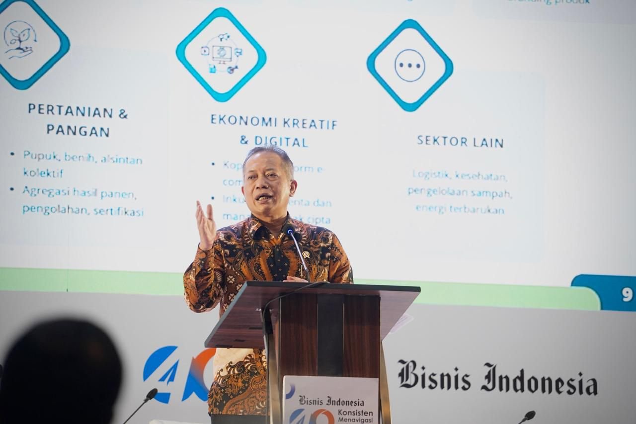 Ferry Juliantono Tegaskan Kopdes Kunci Hilirisasi dan Efisiensi Rantai Pasok di Daerah 1 IMG 20251208 WA0181