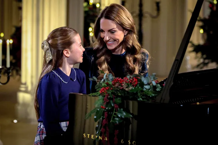 kate middleton princess charlotte piano duet windsor castle 122425 7e8678e2305c4b0d9bee4faa37020875
