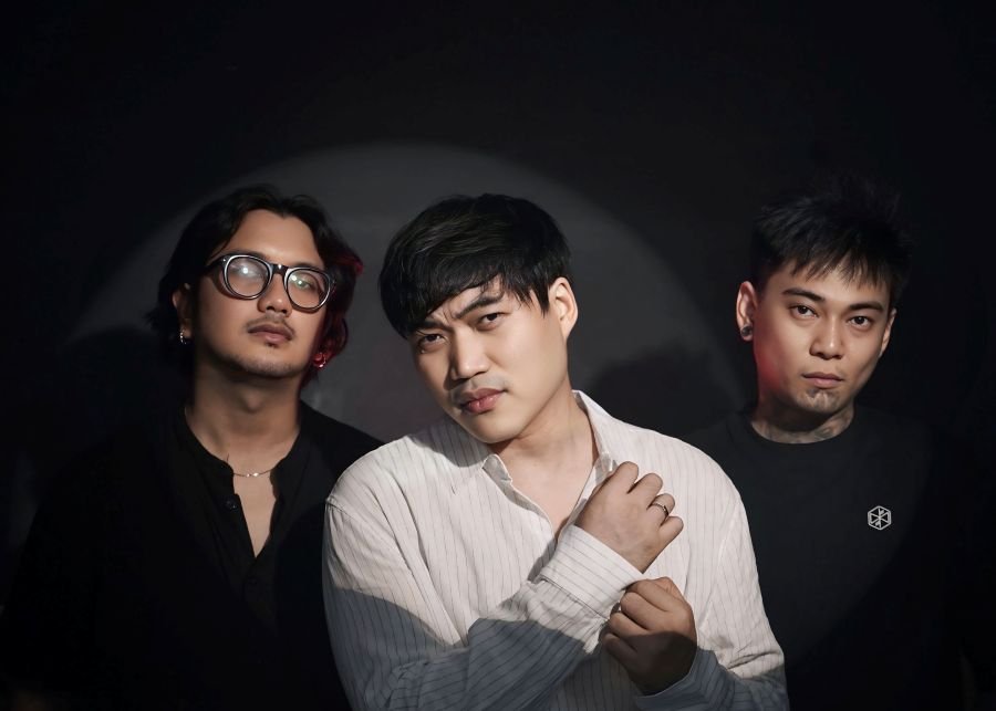 Albert Tanabe Kenalkan EP Perdana Pendar di Matamu, Trilogi Cinta dalam Format Musik 1 pul 43