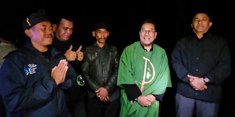 Wangi Bunga dan Cahaya Langit Iringi Misa Awal Tahun di Gunung Padang 1 IMG 20260113 WA0262