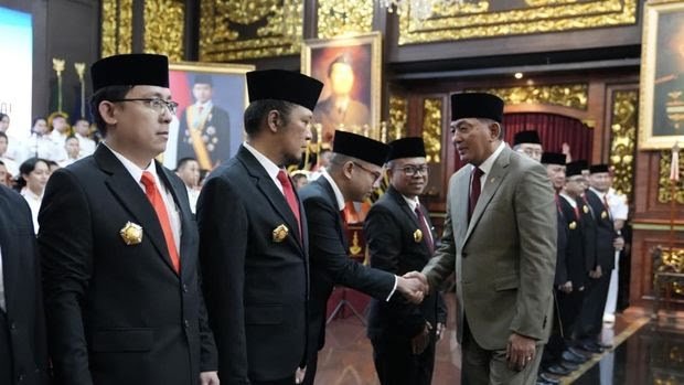 sabrang mowo damar panuluh atau lebih dikenal dengan noe vokalis letto dilantik menjadi tenaga ahli dewan pertahanan nasional 1768704464594 169