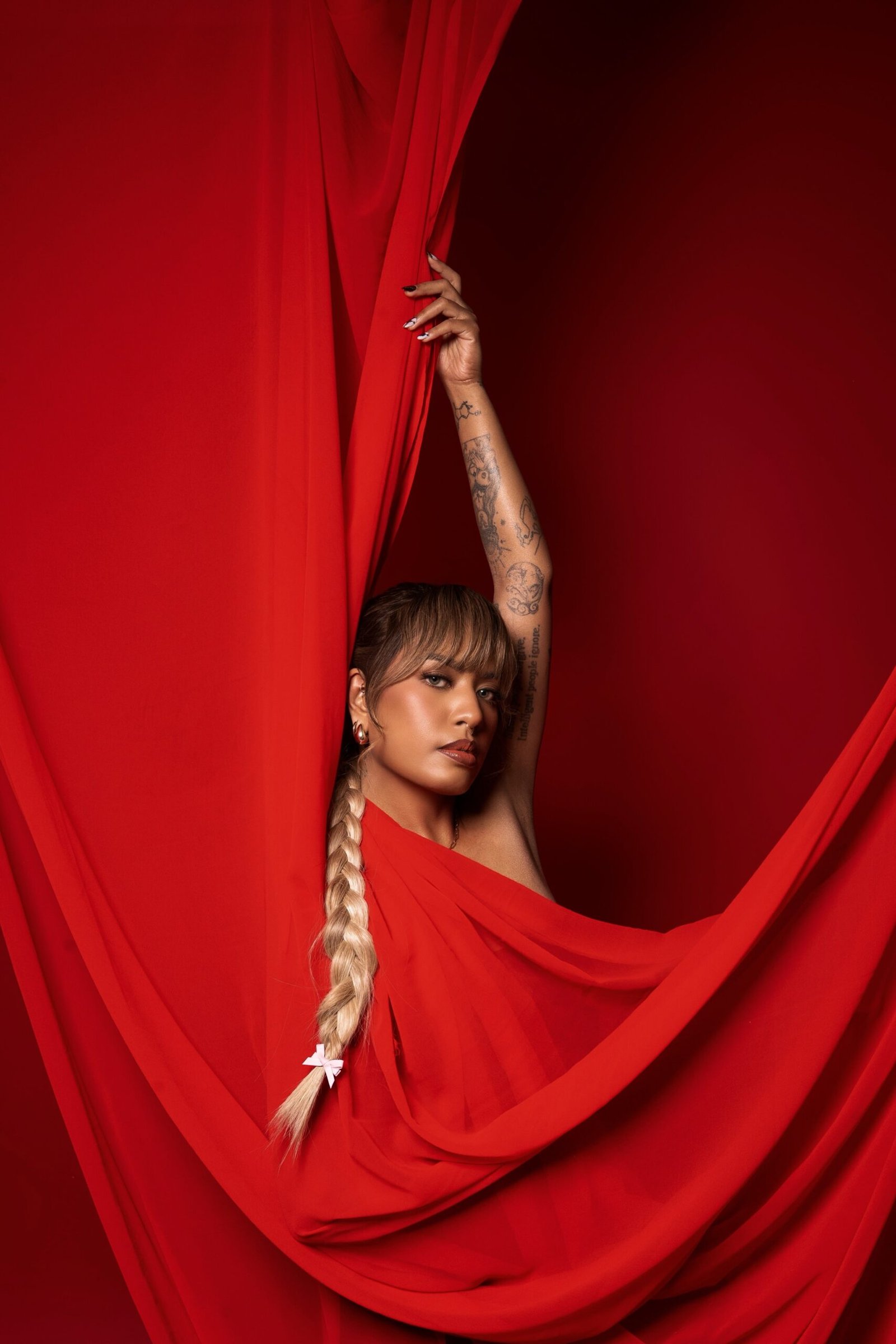 Penyanyi Kapal Pesiar Jey Denise Rilis Single Kedua 'No. 1 Priority' 1 5 scaled