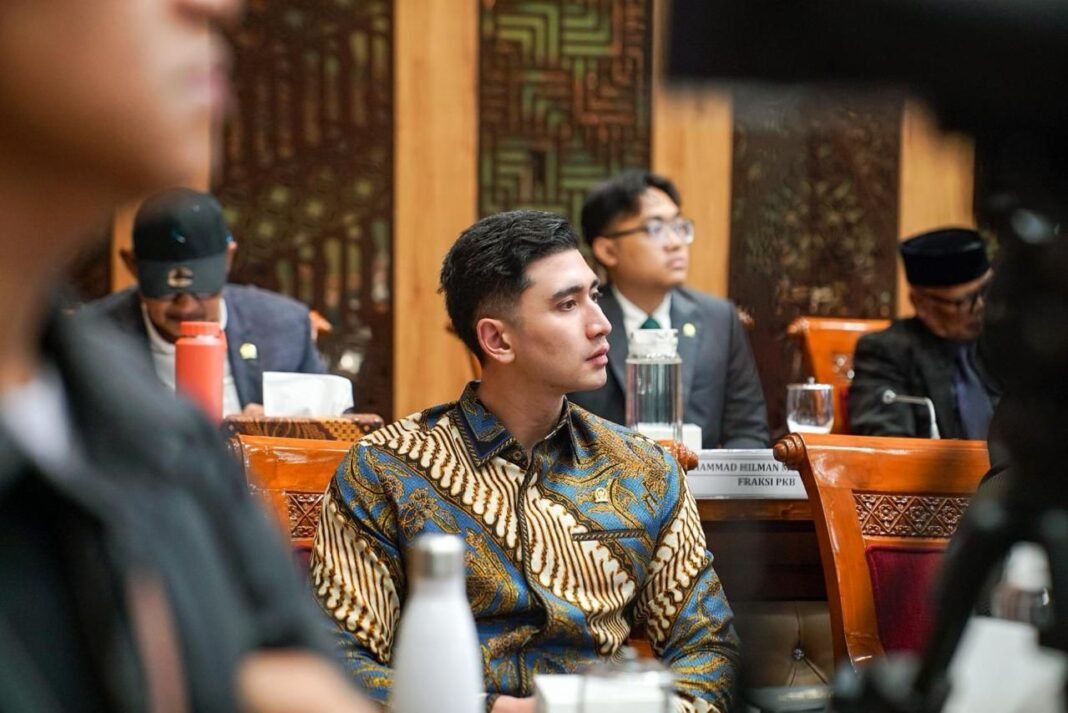 Anggota Komisi X DPR RI, Verrell Bramasta, menyatakan keprihatinan mendalam dan mendukung langkah Menteri Pemuda dan Olahraga (Menpora) Erick Thohir yang membuka saluran pengaduan bagi korban. (Foto: Kemenpora).