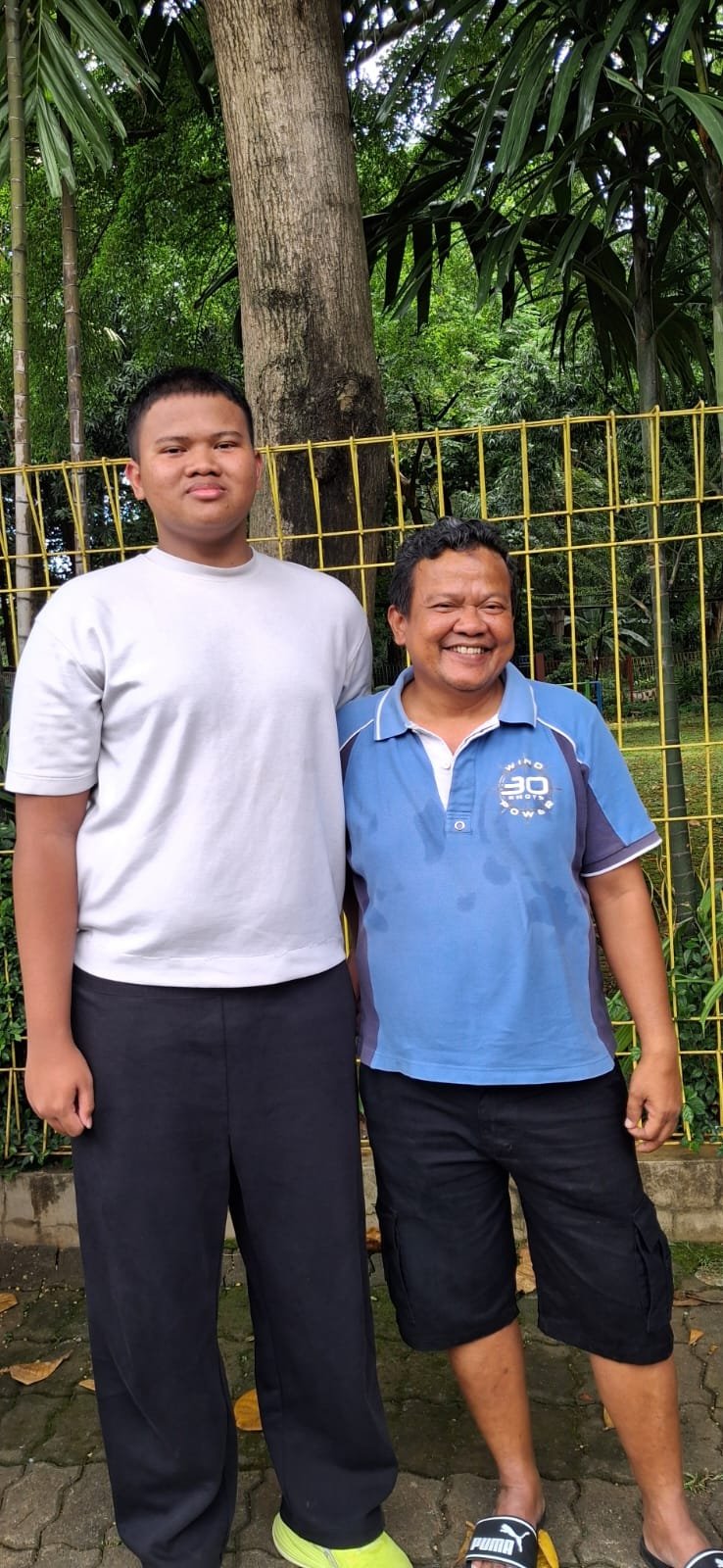 M.Khowen Labib bersama Ayah Edwar Martinus.