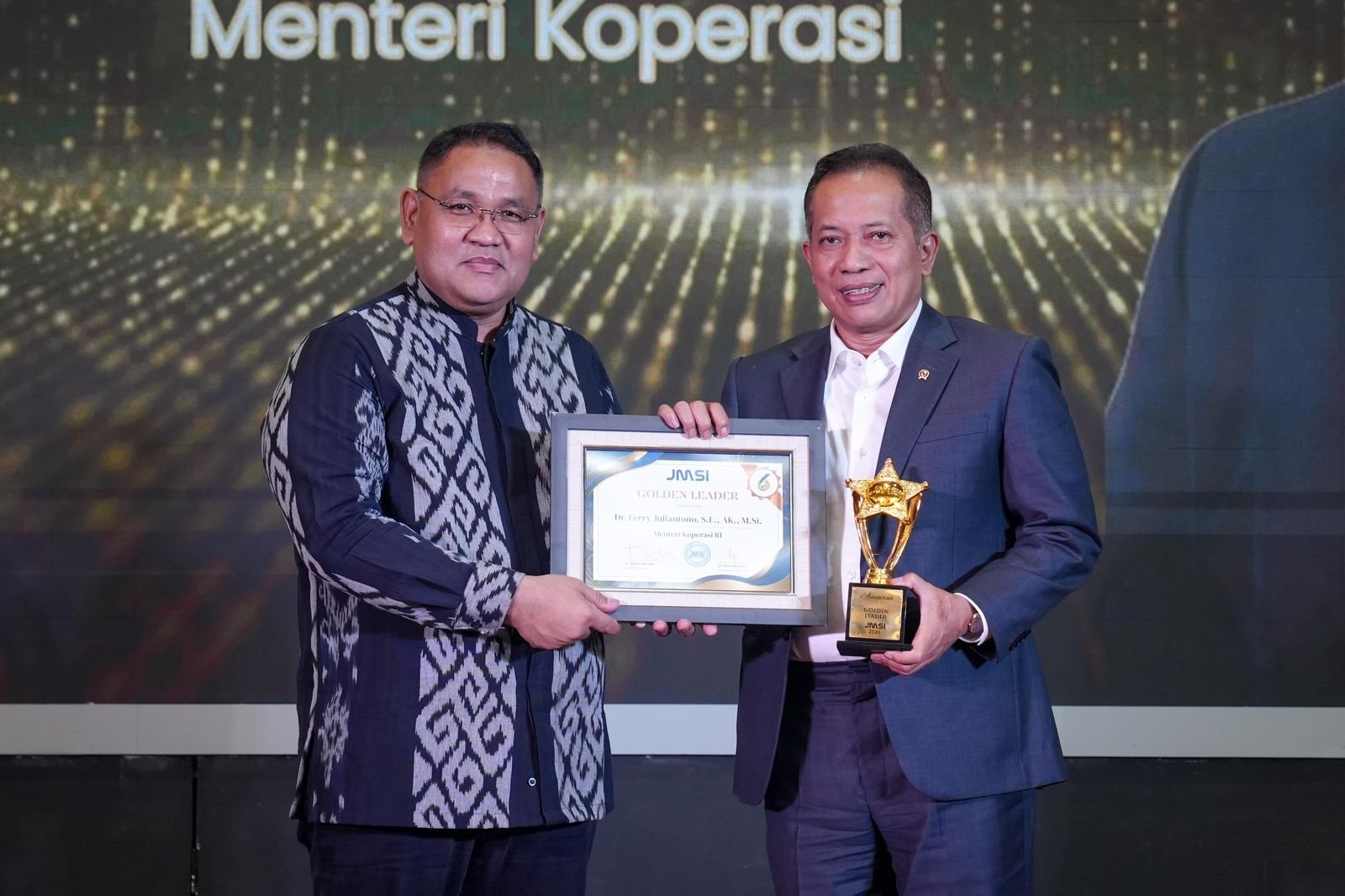 HPN 2026: Ferry Juliantono mendapat penghargaan dari JMSI 1 pul 70