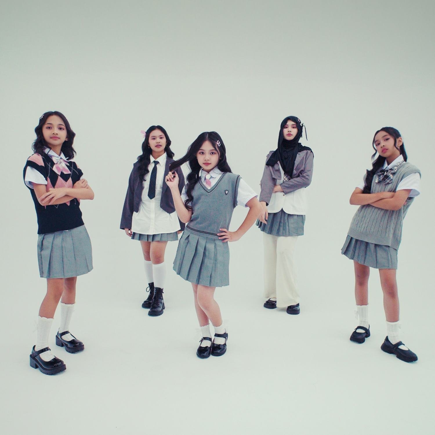 LUMINA Resmi Debut, Bawa Energi Remaja dan Kolaborasi Musik Indonesia–Korea 1 Lumina Group 1