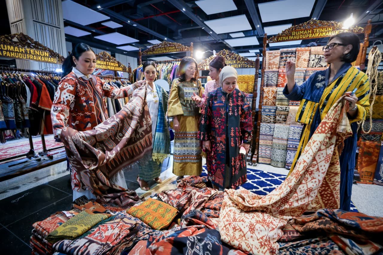 Maman Abdurrahman Tekankan Pentingnya Menguatkan Pasar Domestik Saat Membuka Bazar Ramadhan 3 pul 49