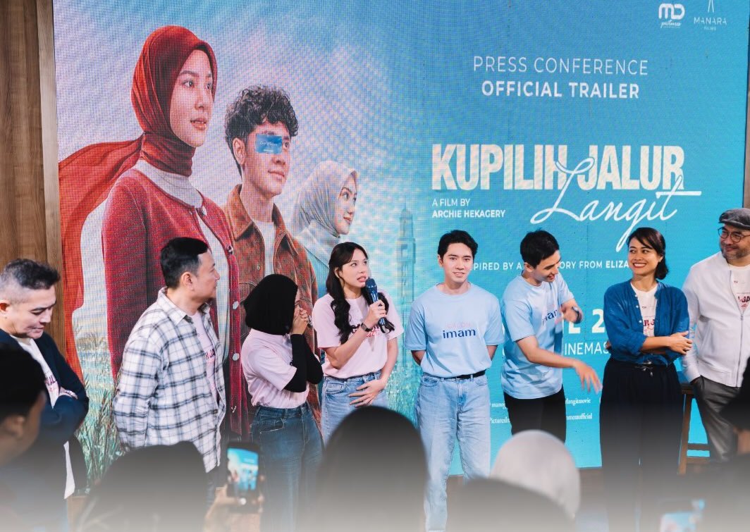 Film Kupilih Jalur Langit bercerita tentang pernikahan yang dingin sejak awal tentang masa lalu 2