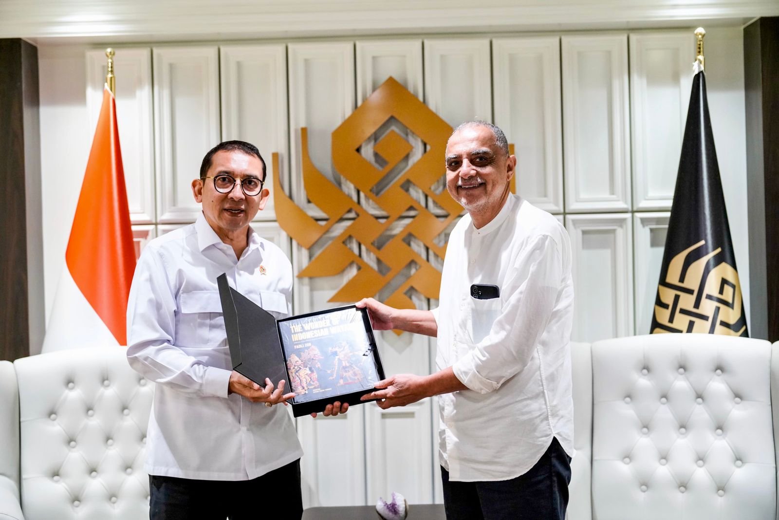 Film Syekh Yusuf Digarap, Pemerintah Gandeng Mizan Perkuat Diplomasi Budaya 1 Garap Produksi Film Biopik Syekh Yusuf Al Makassari Menteri Kebudayaan Jajaki Kolaborasi bersama Mizan Group 1