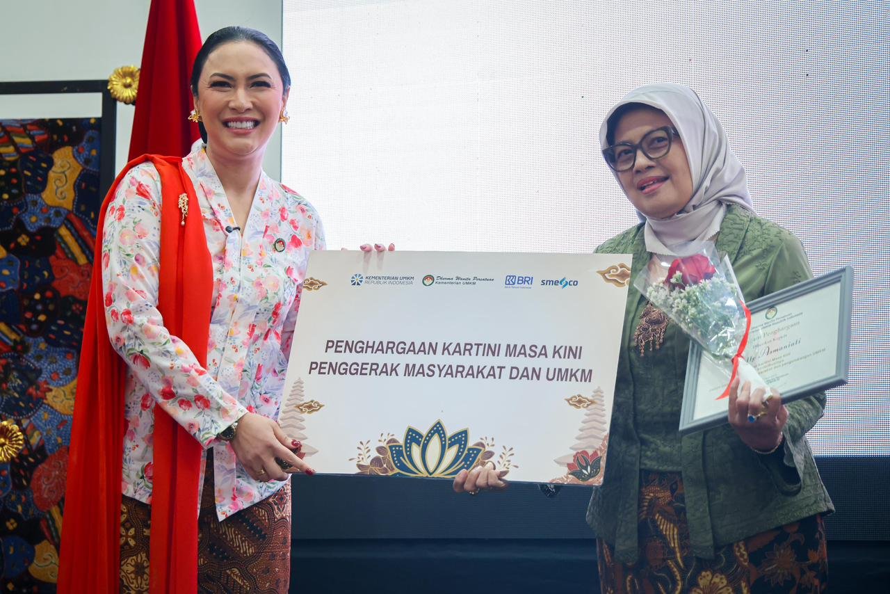DWP KemenUMKM Berikan Apresiasi Kepada Perempuan Tangguh dari Berbagai Latar Belakang Profesi 3 WhatsApp Image 2026 04 23 at 20.46.23 2