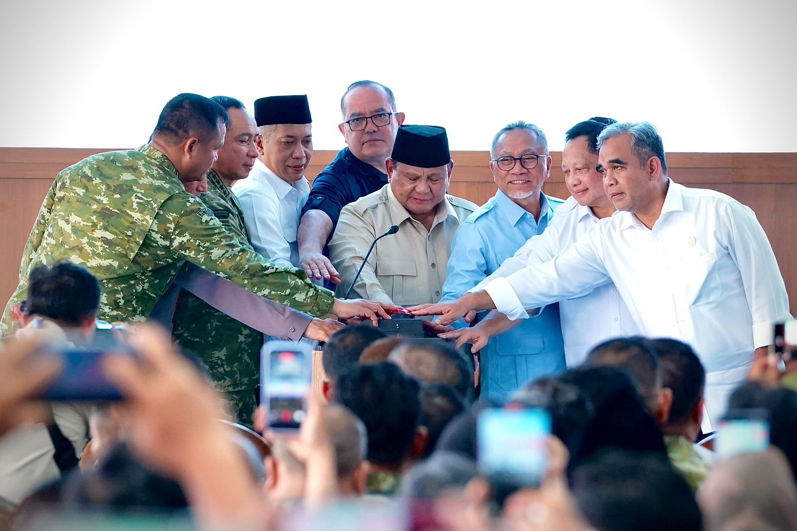 Operasionalisasi 1.061 KDKMP Diresmikan Presiden, Menkop: Bukti Kehadiran Pemerintah Bangun Ekonomi Rakyat 1 3f226be7 6ac2 4049 816c 7c08e8a88a56